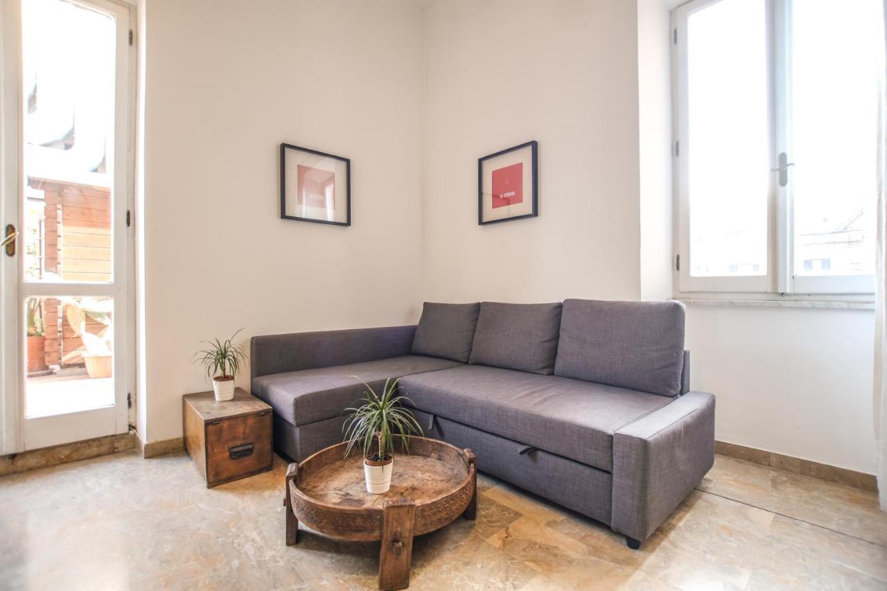 Spacious Apartment With Big Terrace At Colosseum روما المظهر الخارجي الصورة