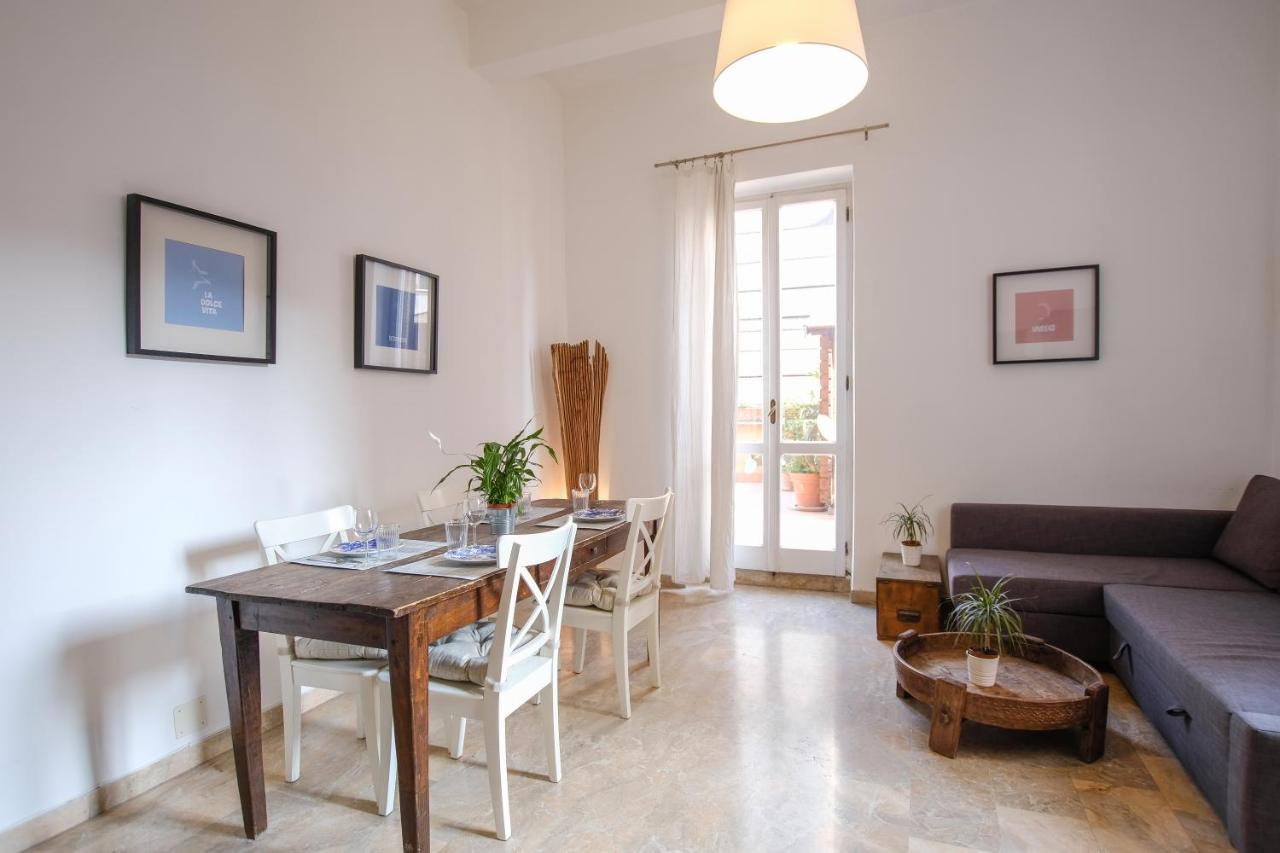 Spacious Apartment With Big Terrace At Colosseum روما المظهر الخارجي الصورة