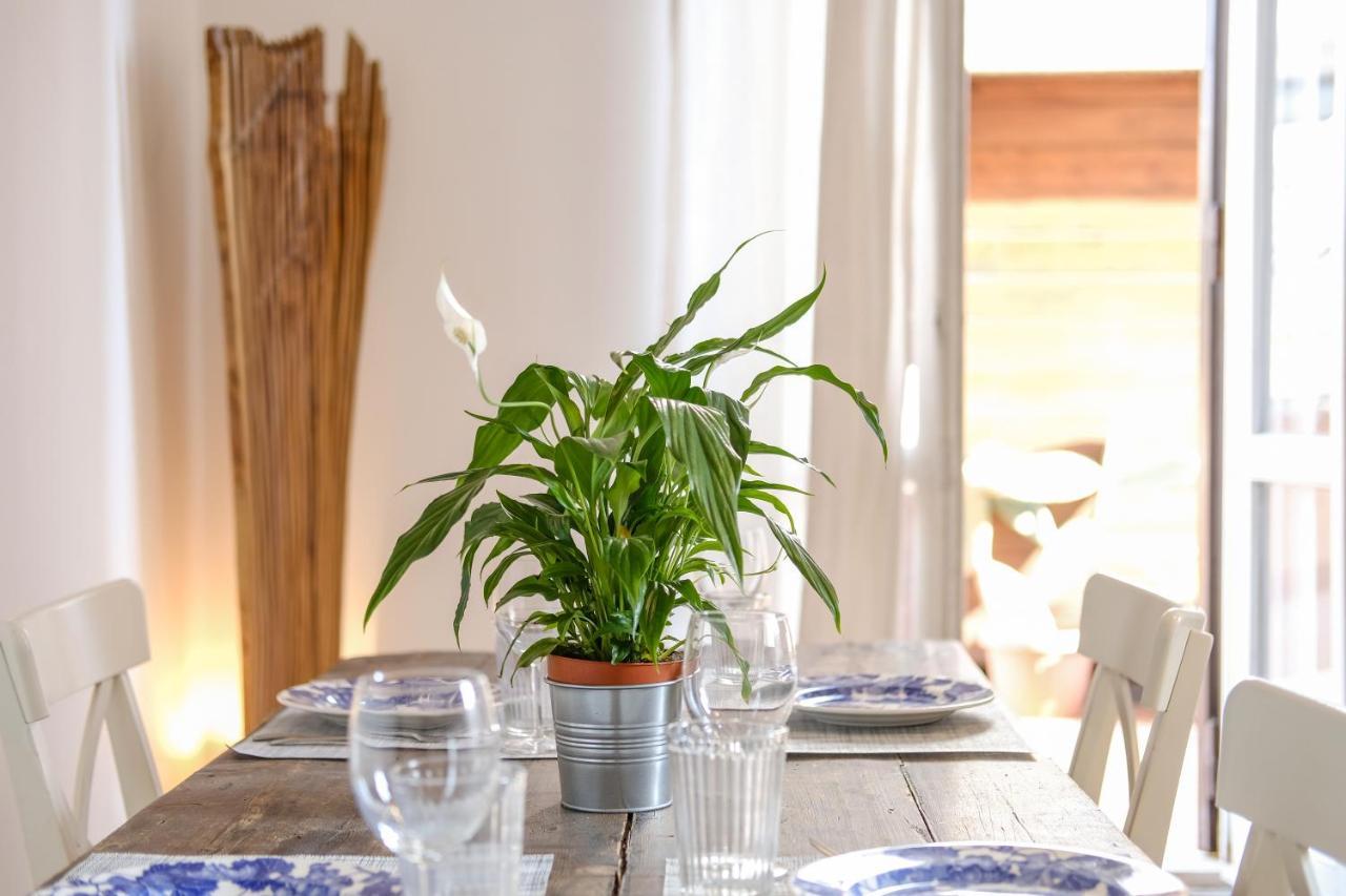 Spacious Apartment With Big Terrace At Colosseum روما المظهر الخارجي الصورة