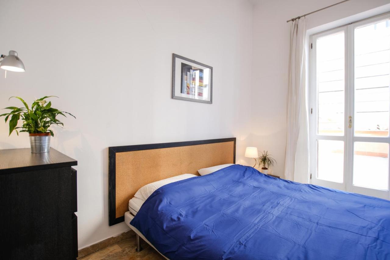 Spacious Apartment With Big Terrace At Colosseum روما المظهر الخارجي الصورة