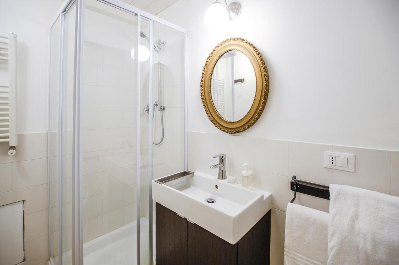 Spacious Apartment With Big Terrace At Colosseum روما المظهر الخارجي الصورة